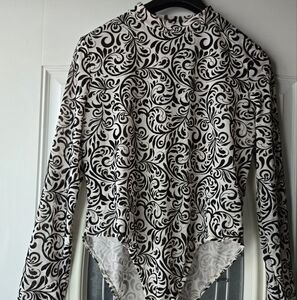 Black‎ and White Paisely Pattern Mock Neck Long Sleeve Bodysuit -1X